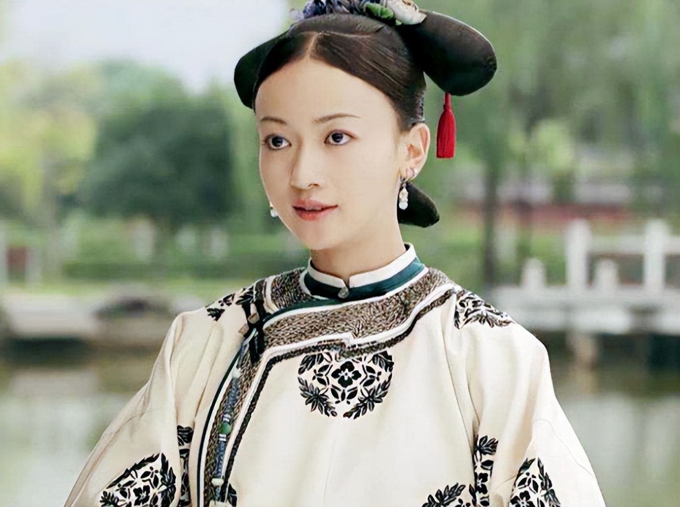 韩雪曝娱乐圈某女明星黑料,_那英虐待员工事件_娱乐圈明星丑闻